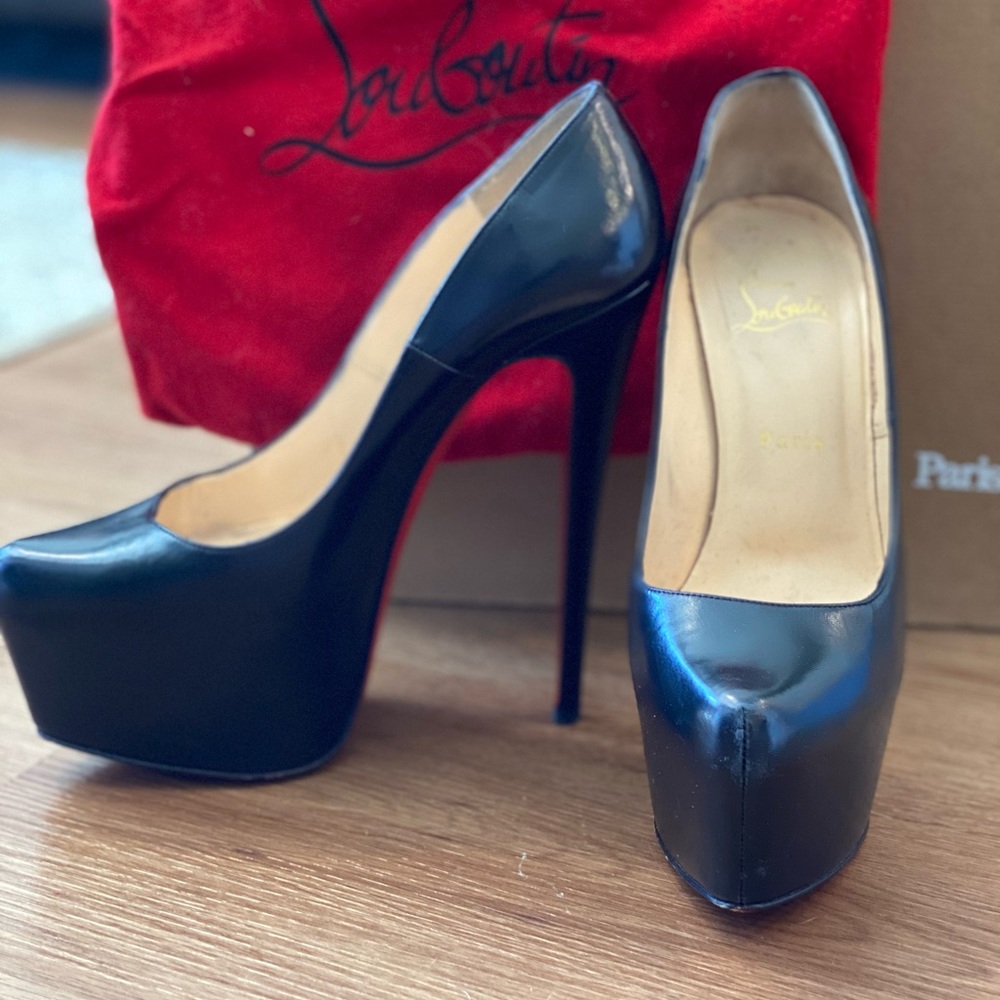 louboutin daffodile 160